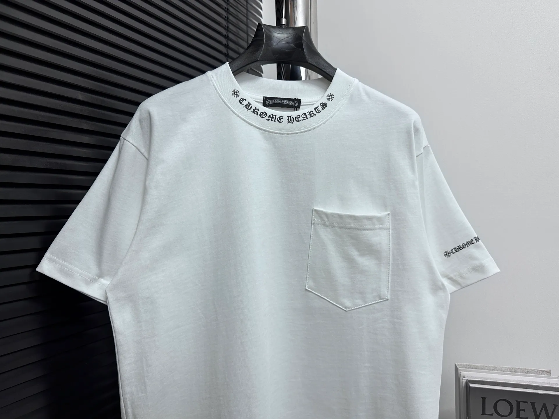 🅿️170 [Chrome heart*] Chrome heart ch 25ss early spring new style Sanskrit pocket short sleeves ·280g 100% cotton double yarn jersey fabric ·Special thickened 32 pieces of double-strand 1x1 thread in the same cylinder custom dyeing ·Double-needle stitching and cross-stitching technology ·Original main mark washed tag Color: black white Size: XS-L